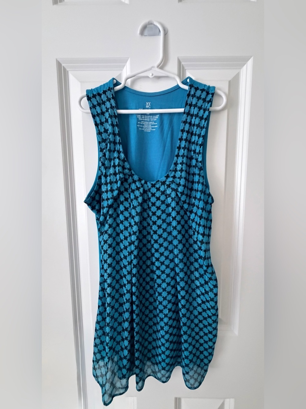 New York & Company Teal and Black Geometric Scoop Neck Tank